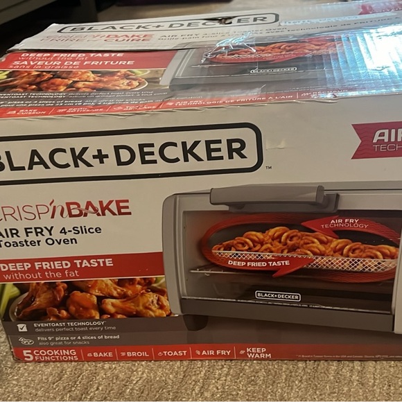 BLACK + DECKER Crisp ‘N Bake Air Fry 4-Slice Toaster Oven, Crisp n' Bake air fry - Picture 4 of 5